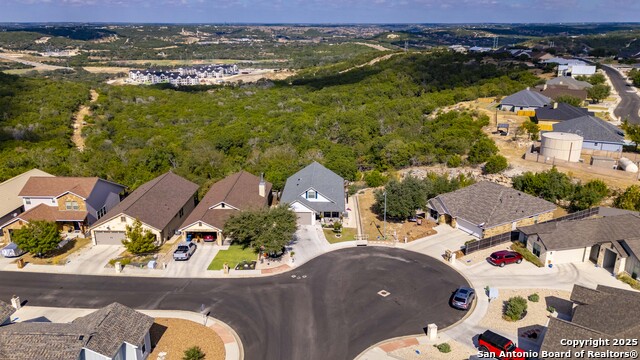 Listing photo id 3 for 1057 Roanoke Lane