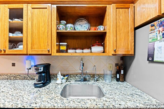 Image 14 of 33 For 4015 Hillswind