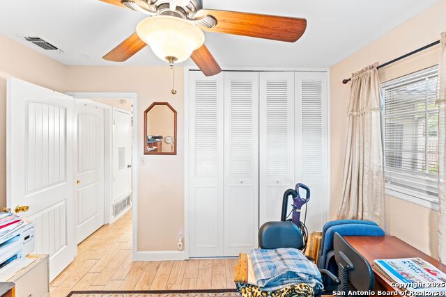 Image 23 of 33 For 4015 Hillswind