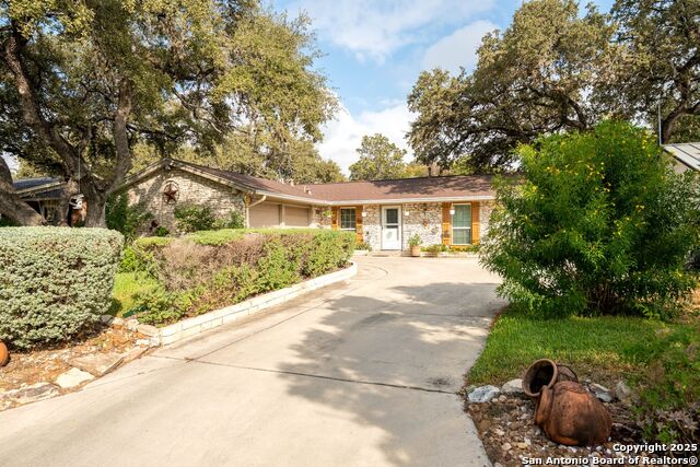 Image 5 of 33 For 4015 Hillswind