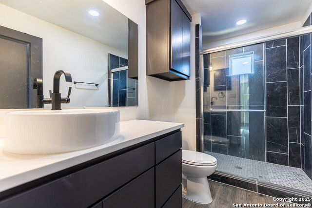 Image 27 of 34 For 118 Shenandoah  202