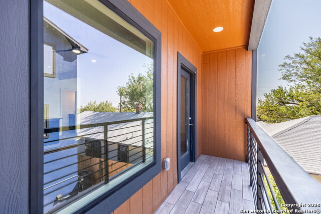 Image 32 of 34 For 118 Shenandoah  202