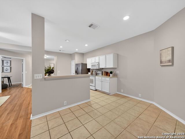 Image 10 of 31 For 6513 Rosethorn Drive