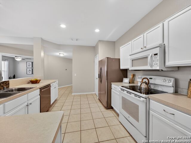 Image 12 of 31 For 6513 Rosethorn Drive