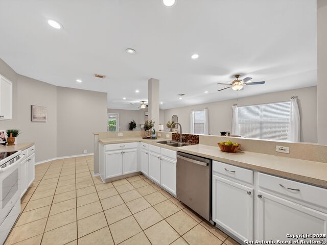 Image 13 of 31 For 6513 Rosethorn Drive