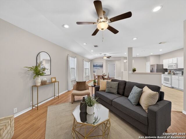 Image 8 of 31 For 6513 Rosethorn Drive