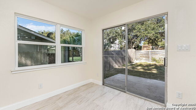 Listing photo id 9 for 6335 Marrogot Run