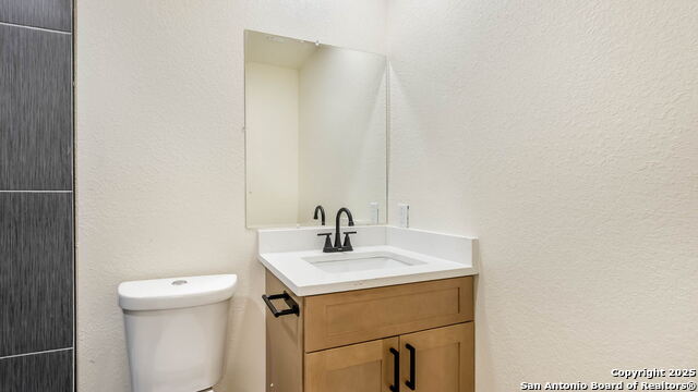 Listing photo id 12 for 6335 Marrogot Run