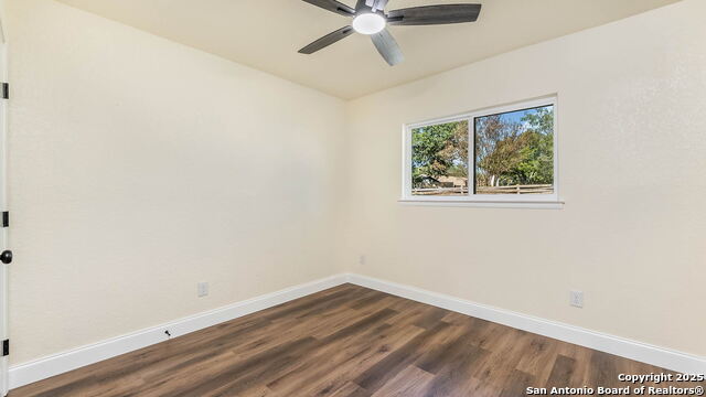 Listing photo id 14 for 6335 Marrogot Run