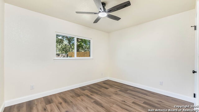 Listing photo id 15 for 6335 Marrogot Run