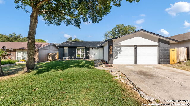 Listing photo id 0 for 6335 Marrogot Run