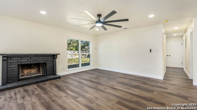 Listing photo id 3 for 6335 Marrogot Run