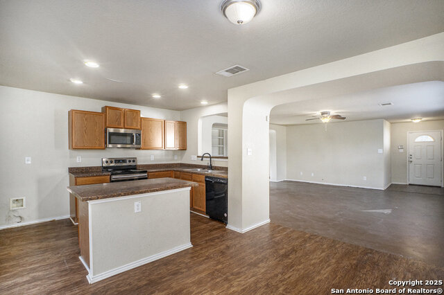 Listing photo id 0 for 10007 Del Lago