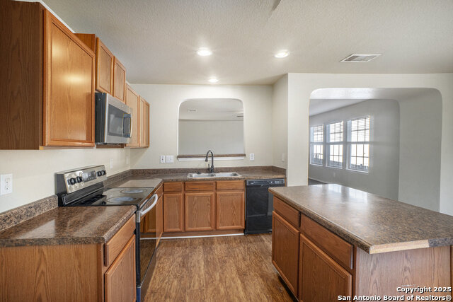 Listing photo id 1 for 10007 Del Lago