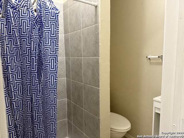 Listing photo id 1 for 9718 Caney Creek