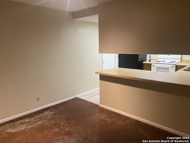 Image 13 of 20 For 7212 Rimwood