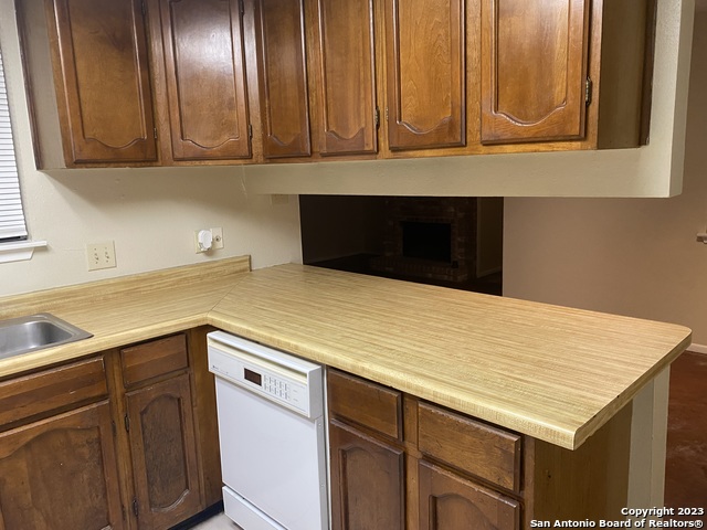 Image 15 of 20 For 7212 Rimwood