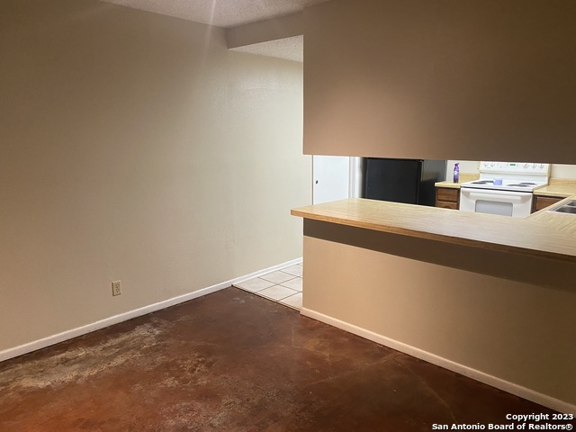 Image 8 of 20 For 7212 Rimwood