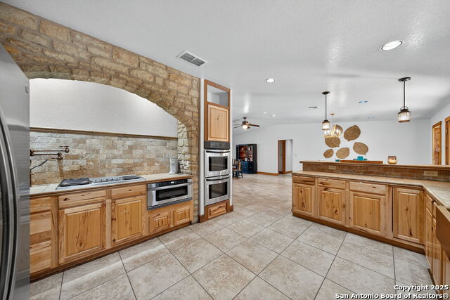 Listing photo id 14 for 15326 Gross Lane