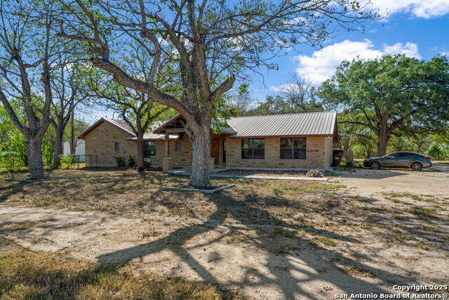 Listing photo id 0 for 15326 Gross Lane