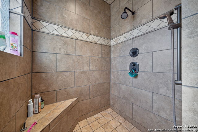 Listing photo id 23 for 15326 Gross Lane