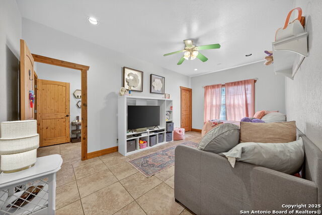 Listing photo id 27 for 15326 Gross Lane