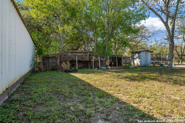 Listing photo id 33 for 15326 Gross Lane