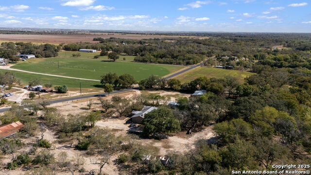 Listing photo id 38 for 15326 Gross Lane