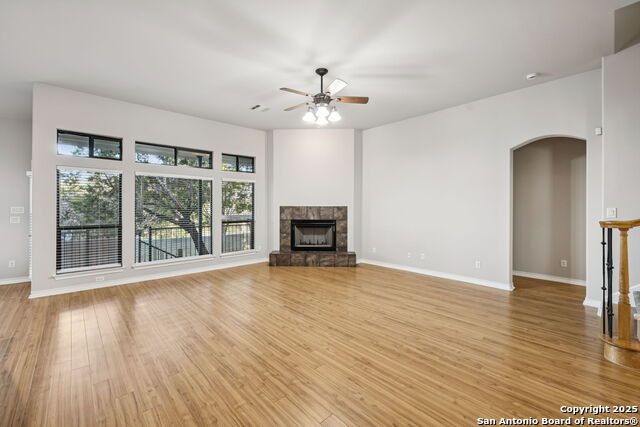 Listing photo id 13 for 21315 Encino Ash