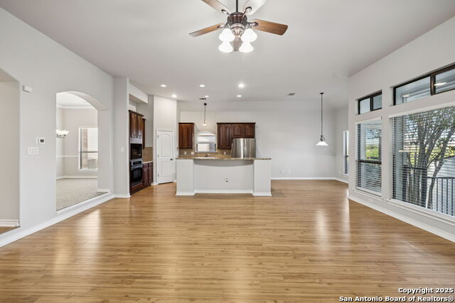 Listing photo id 19 for 21315 Encino Ash