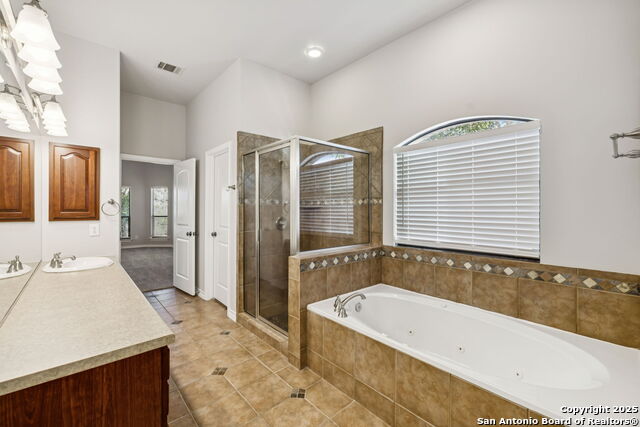Listing photo id 32 for 21315 Encino Ash