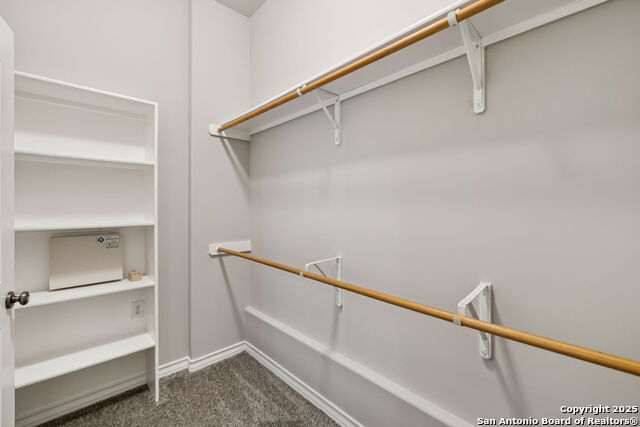 Listing photo id 33 for 21315 Encino Ash