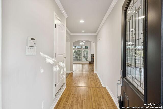 Listing photo id 2 for 21315 Encino Ash