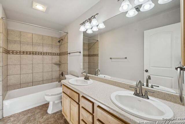 Listing photo id 40 for 21315 Encino Ash