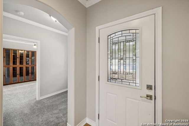 Listing photo id 3 for 21315 Encino Ash