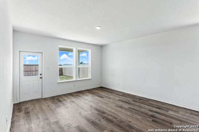 Image 16 of 33 For 4145 Bermuda Ln