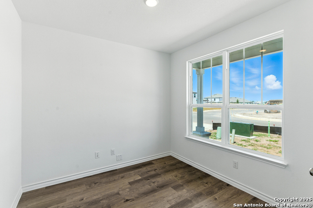 Image 6 of 33 For 4145 Bermuda Ln