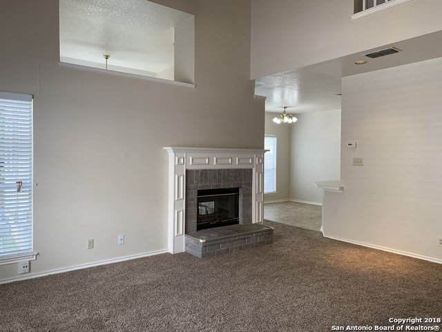 Image 4 of 15 For 5862 Spring Crossing