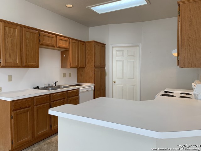 Image 5 of 15 For 5862 Spring Crossing