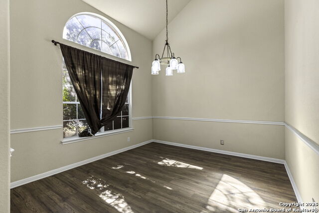 Image 12 of 26 For 419 Coyanosa Falls