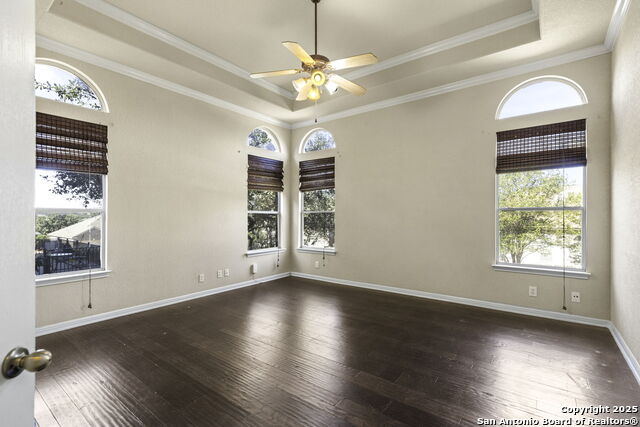 Image 13 of 26 For 419 Coyanosa Falls