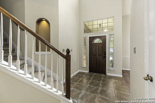 Image 4 of 26 For 419 Coyanosa Falls