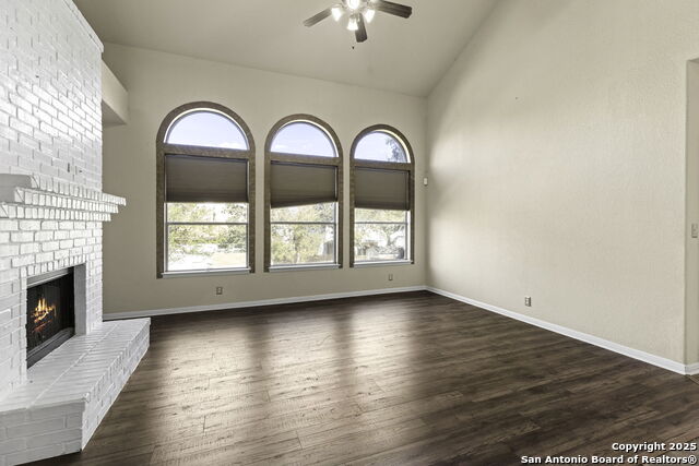 Image 5 of 26 For 419 Coyanosa Falls