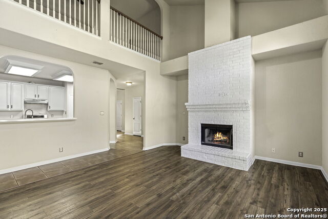 Image 8 of 26 For 419 Coyanosa Falls