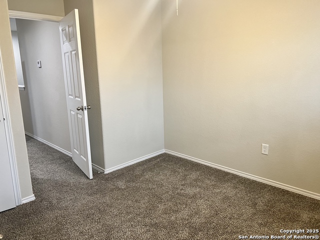 Image 14 of 18 For 1137-1139 Renee Way