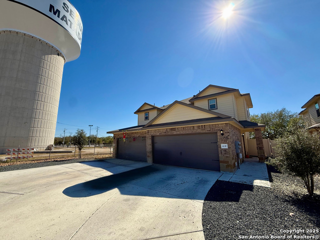 Image 2 of 18 For 1137-1139 Renee Way