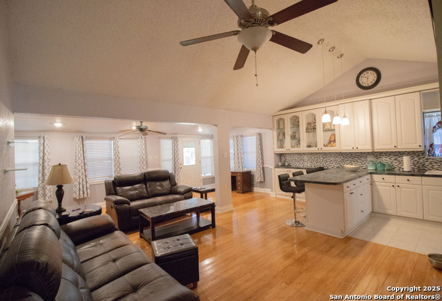 Image 4 of 21 For 8915 Brightwater