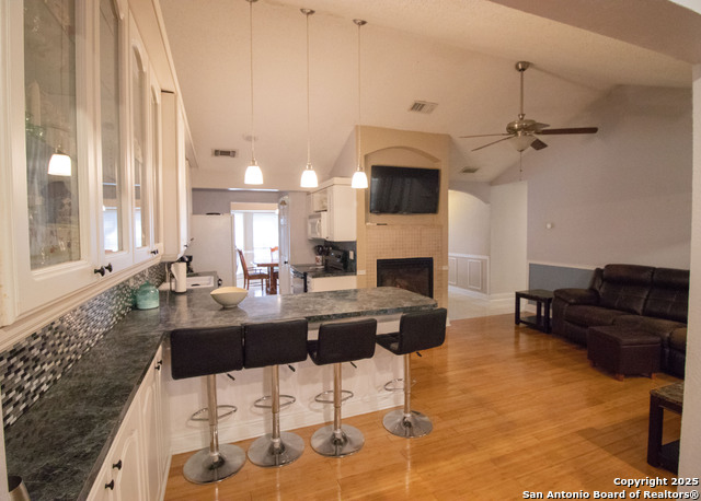 Image 7 of 21 For 8915 Brightwater