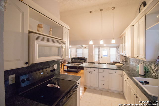 Image 8 of 21 For 8915 Brightwater