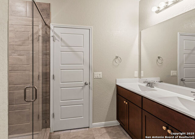 Image 21 of 26 For 754 Farmers Dell